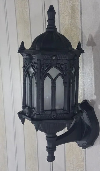 Antique Wall Lamp – Elegant Vintage Lighting